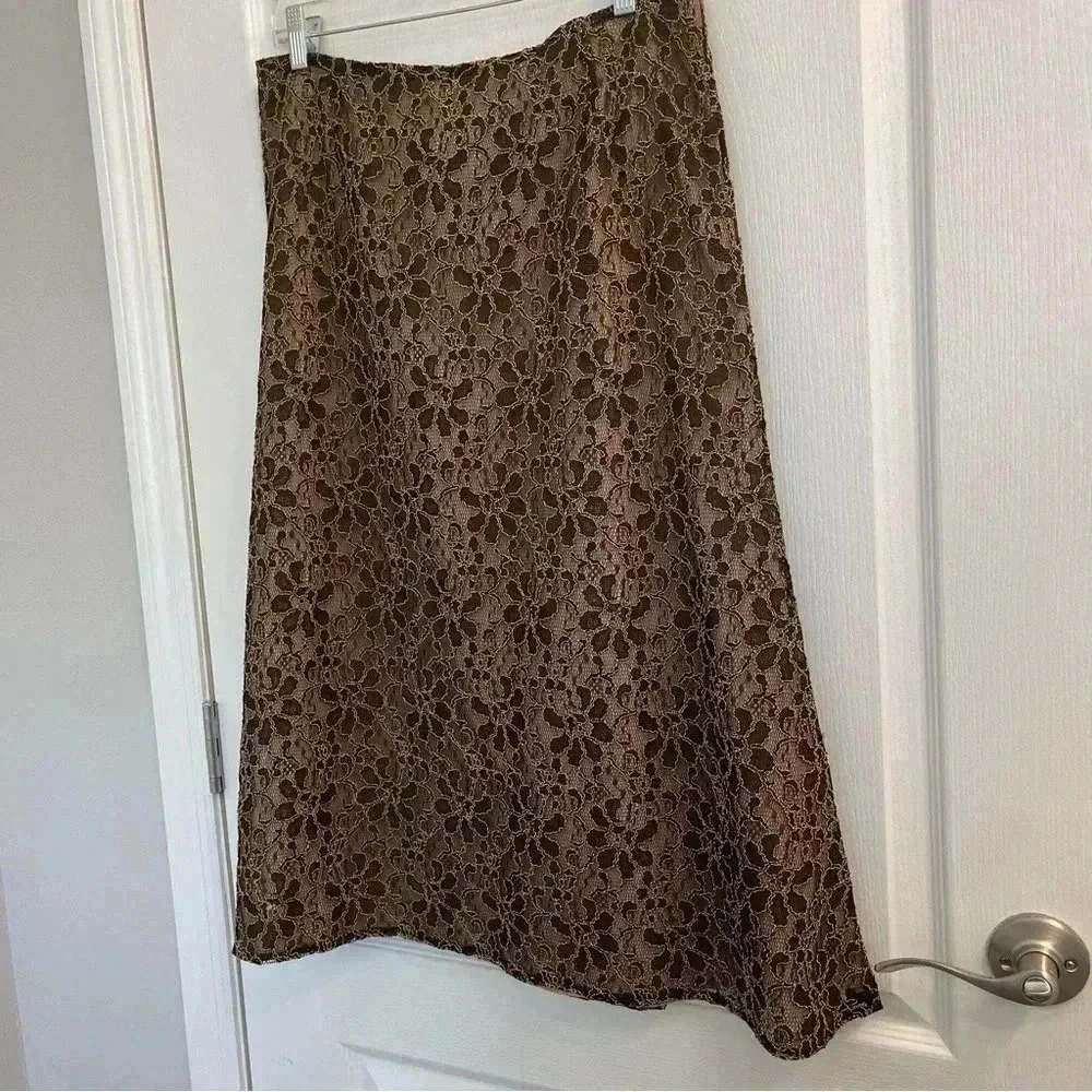Embroidered Floral Lined Skirt by Collin Creek - Picture 3 of 10